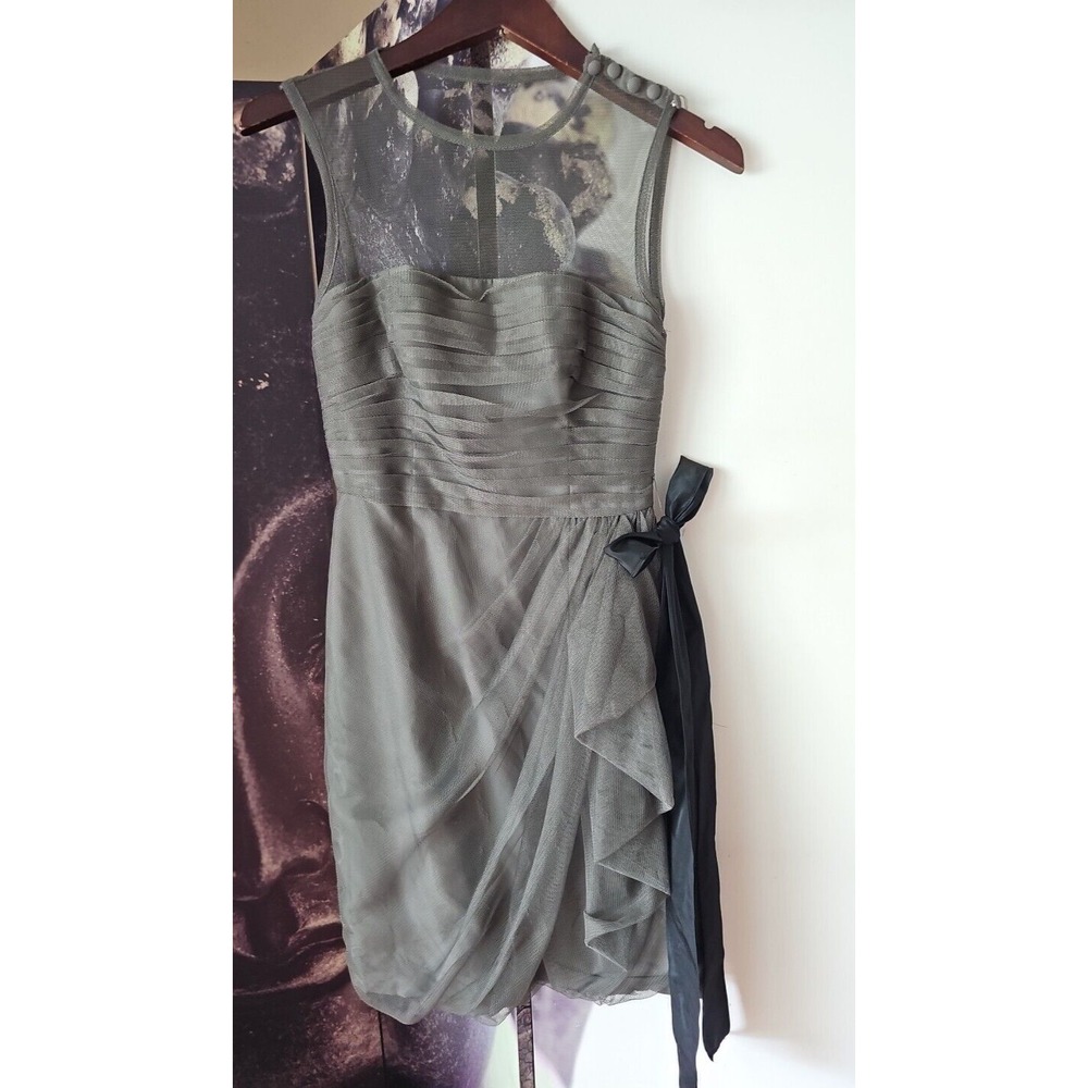 WHITE‎ by Vera Wang Sleeveless Gray Mesh Neckline Sheath Above Knee Dress Size 2